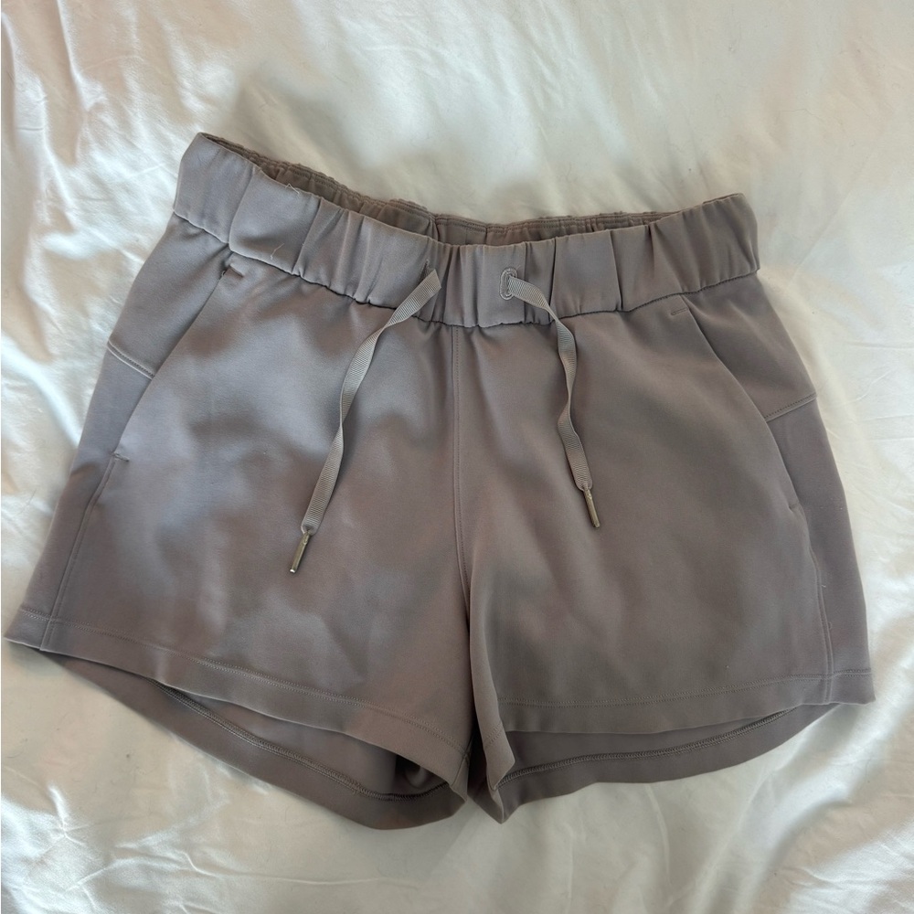 Gray Lulu Shorts, size 4